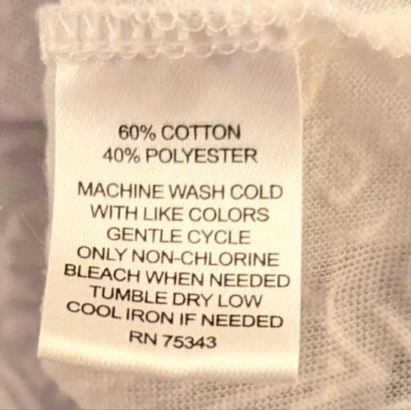 ❤️Lucy & Laurel Sheer White Twist Front Top w/ Paisley Design - Picture 5 of 7